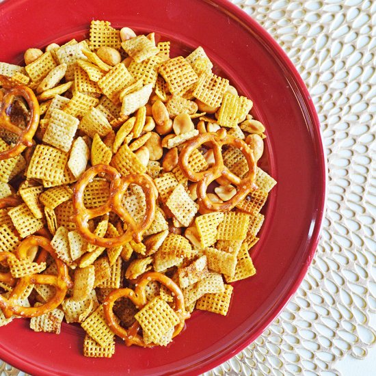 EASY TO MAKE CROCKPOT CHEX MIX