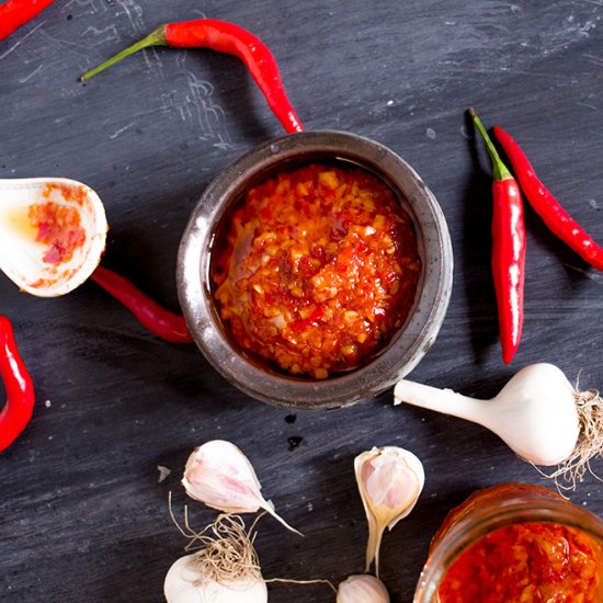 GARLIC CHILI PASTE (HOT SAUCE)