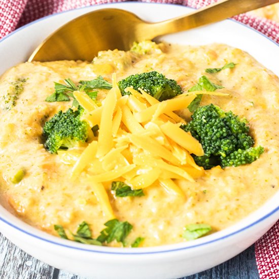 Slow Cooker Creamy Broccoli Cheese