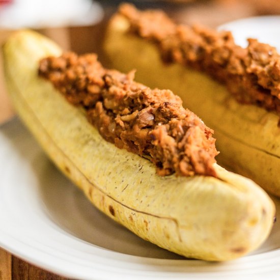 Plantain filled with refried beans