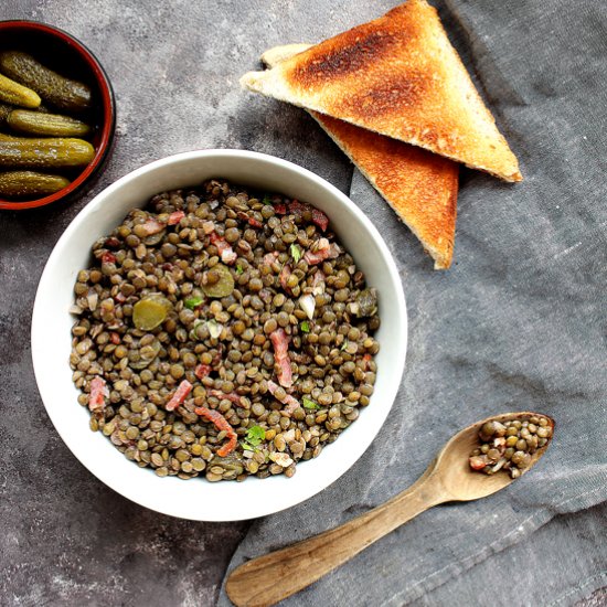 Lentils salad with walnut dressing