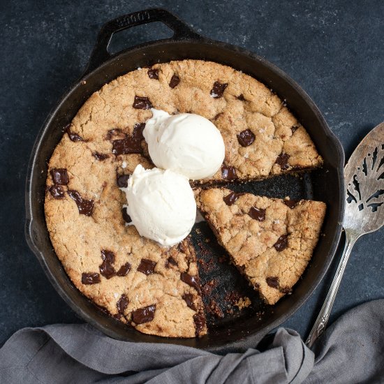 Easy Grain-free Skillet Cookie