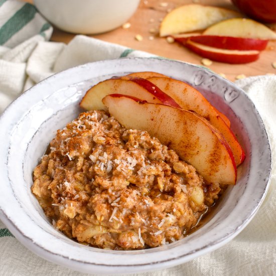 Cardamom Pear Oatmeal