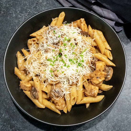 Easy Creamy Chicken Marsala Pasta