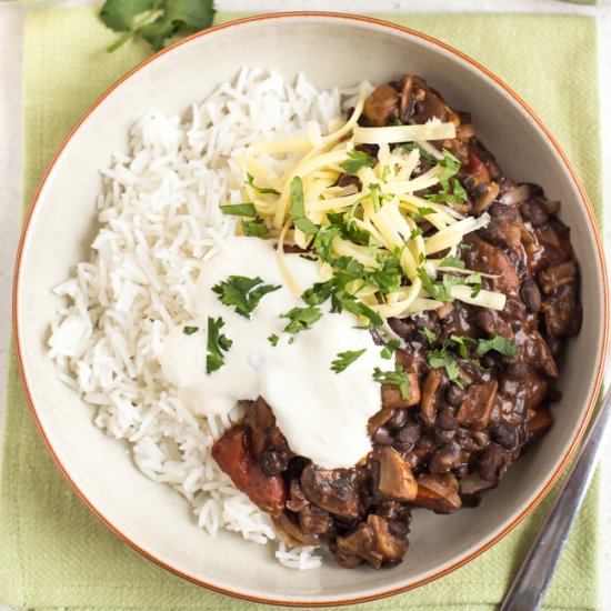 Mushroom and black bean chilli