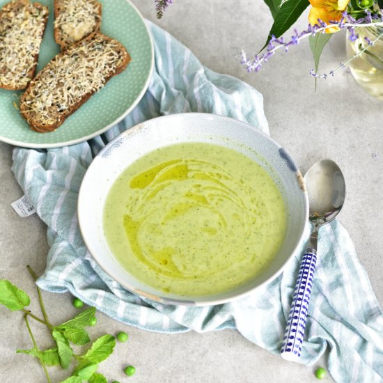 Zucchini, pea and mint soup