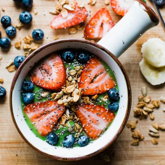 Berry Sunrise Smoothie Bowl