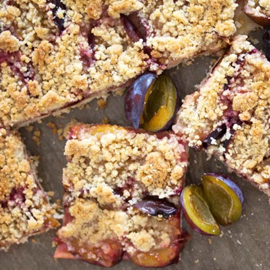 Easy German Plum Cake with Streusel