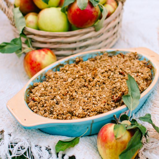 vegan apple crumble