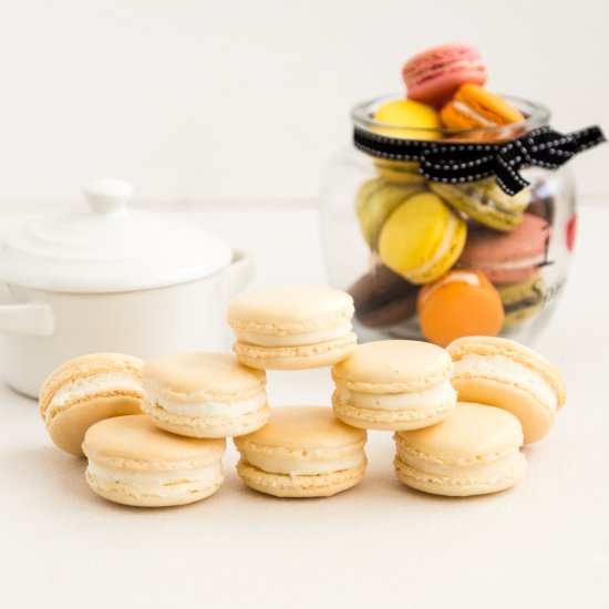 Vanilla French Macaron