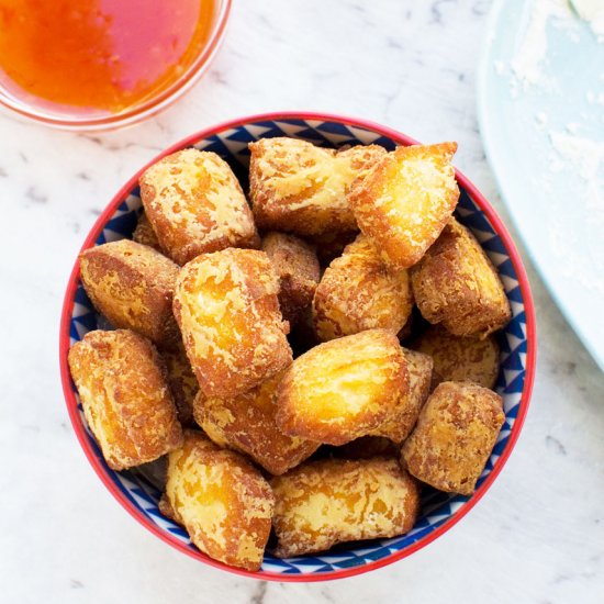 Fried halloumi bites