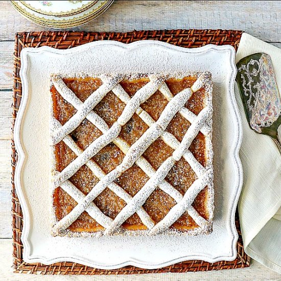 Old-Fashioned Applesauce Cake