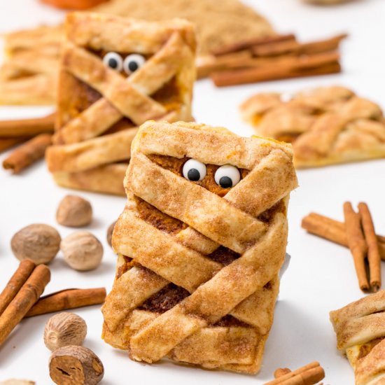 Mummy pumpkin cookies