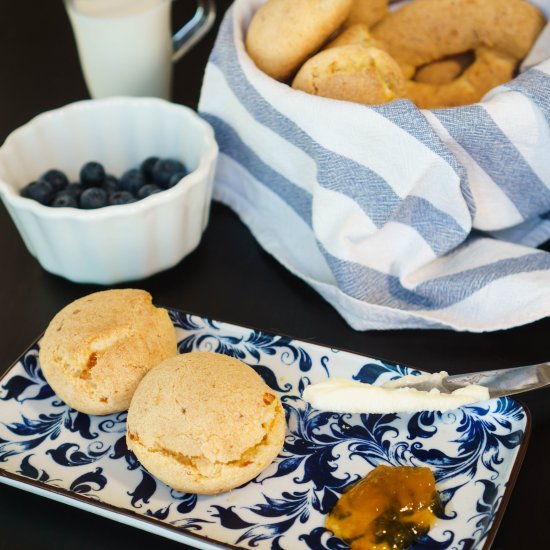 Pandebono (Colombian Cheese bread)