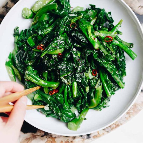 Garlicky Chinese Broccoli Stir-Fry