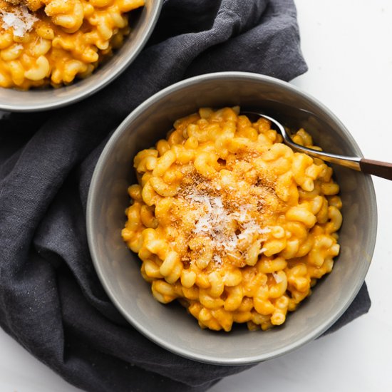 Cheesy Pumpkin Mac and Cheese