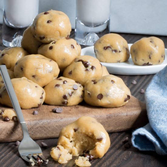 Chocolate Chip Cookie Dough Bites