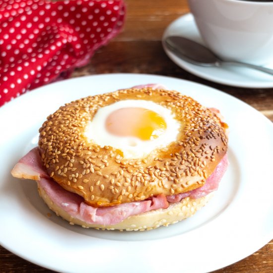 Baked egg-in-a-hole bagel