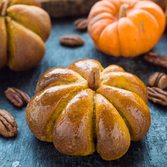 Pumpkin Bread Rolls