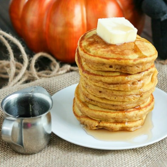 Light Fluffy Pumpkin Spice Pancakes