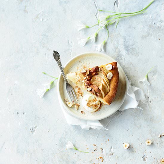 Apple hazelnut cake with cinnamon