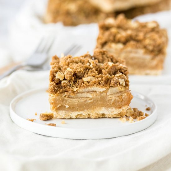 Caramel Apple Bars with Crumble