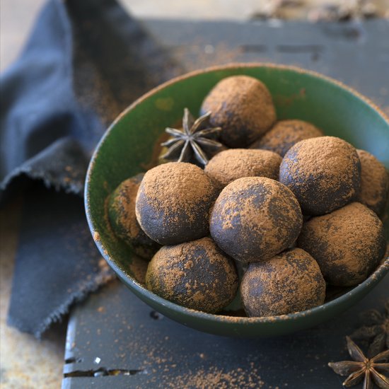 Easy Homemade Bliss Balls