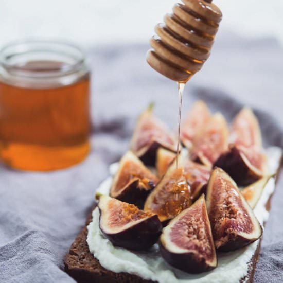 Fig toast