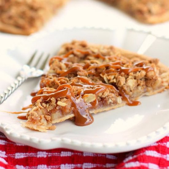 Apple Crisp Pizza