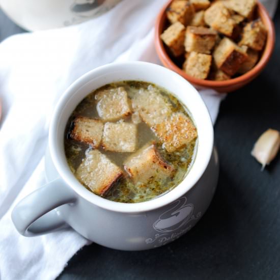 Simple Garlic Soup with Crackers