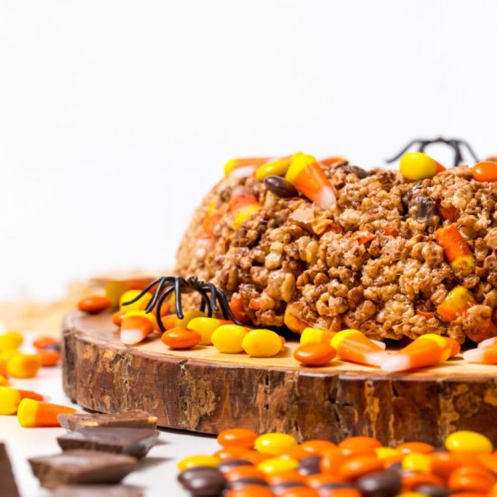 Halloween Rice Krispie treat cake