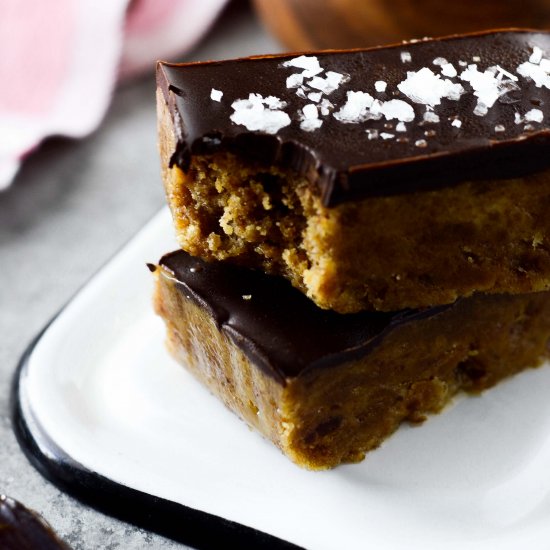 Salted Caramel PROTEIN BARS {GF}