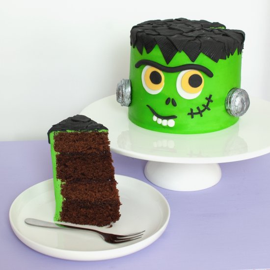 Super Cute Frankenstein Cake DIY