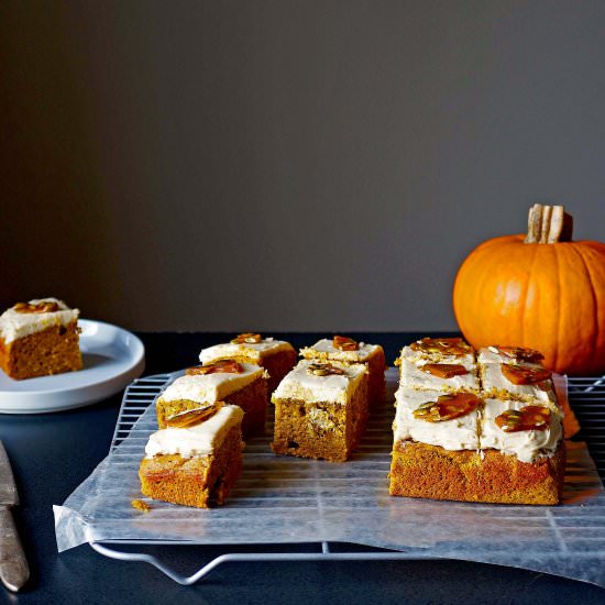 Pumpkin cake + Maple cream cheese