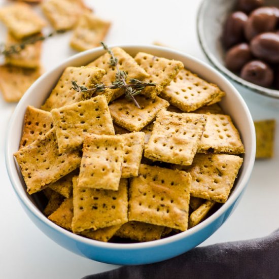 Oil-free olive crackers