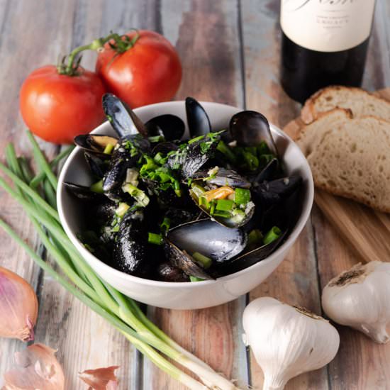 Mussels in Garlic Butter Shallots