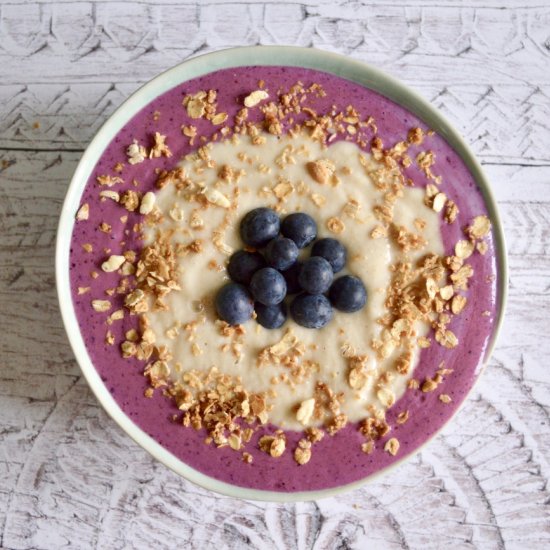 Pear & Blueberry Smoothie Bowl