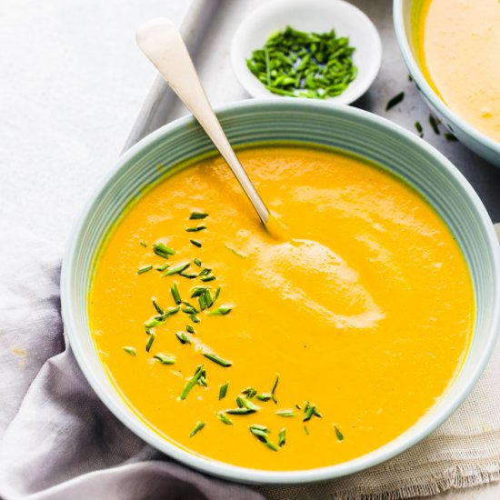 Instant Pot Carrot Ginger Soup