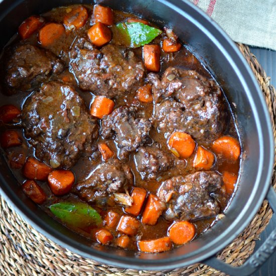 Braised Oxtail in Two-Wines Sauce