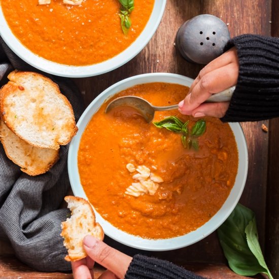 Homemade Roasted Tomato Basil Soup