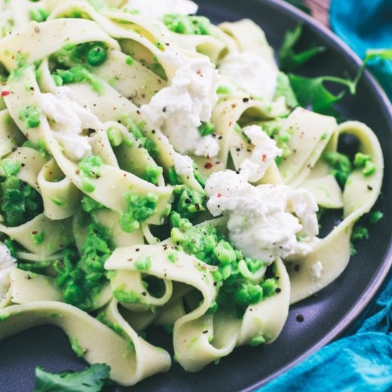 Pasta with Smashed Peas and Ricotta