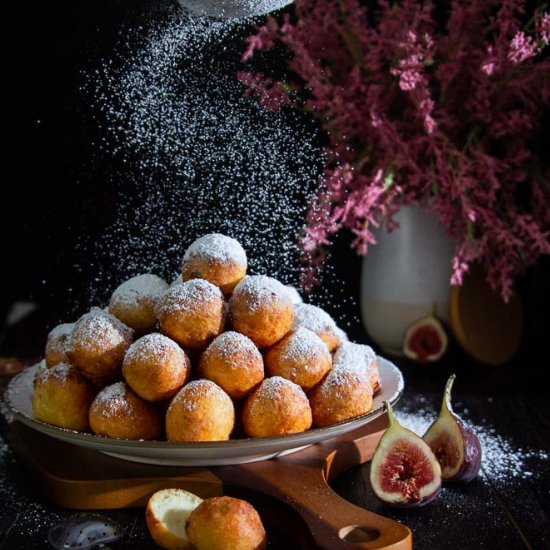 Russian Doughnut Holes (Ponchiki)