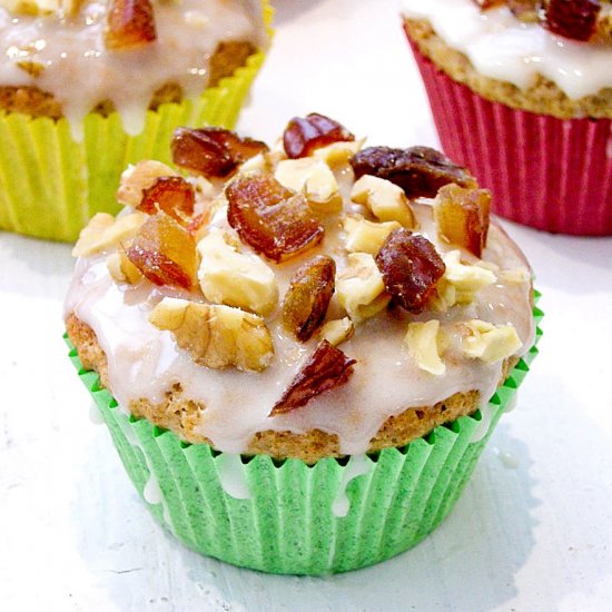 Walnut muffins with dates