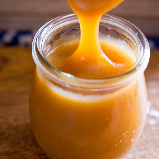 Easy Vegan Caramel Sauce