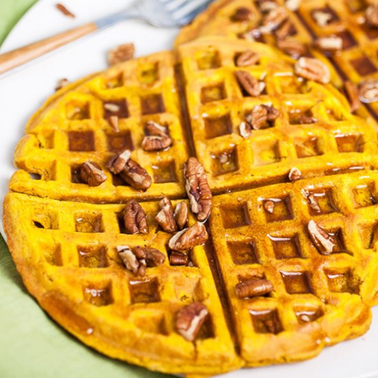 Easy Homemade Pumpkin Waffles