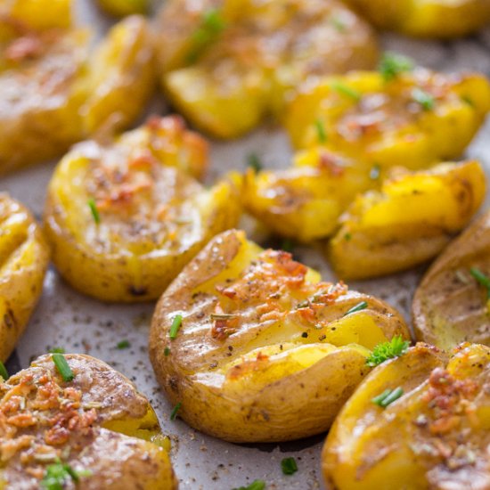 How to Make Garlic Smashed Potatoes