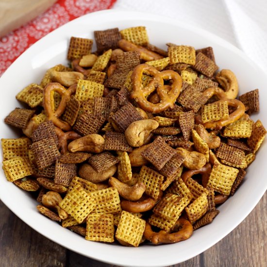 Spicy Garlic Chex Mix