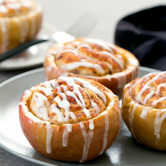 Cinnamon Roll Stuffed Apples