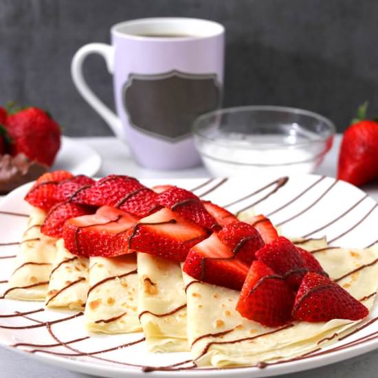 STRAWBERRY NUTELLA CREPES