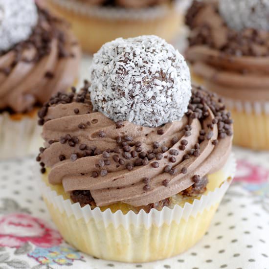 Chocolate Snowballs Cupcakes